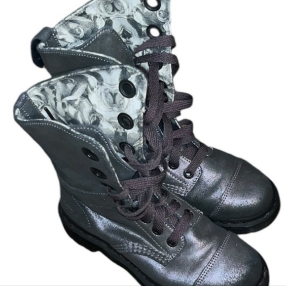 Gorgeous Doc Martens - Picture 7 of 7